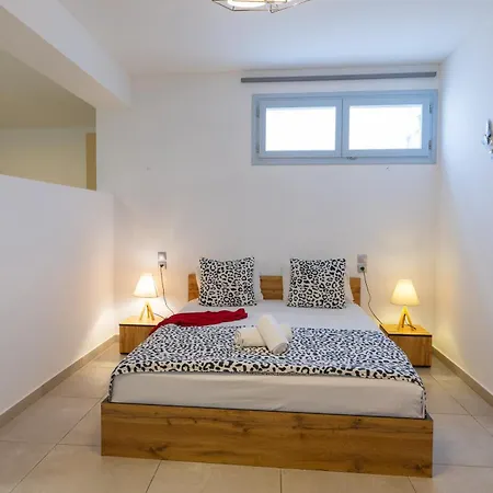 Begi Luxury * Karterádosz